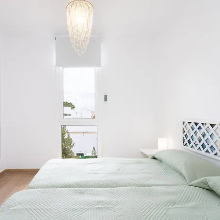 Home2book Sunlit Apt, Pool & Terrace, Americas *