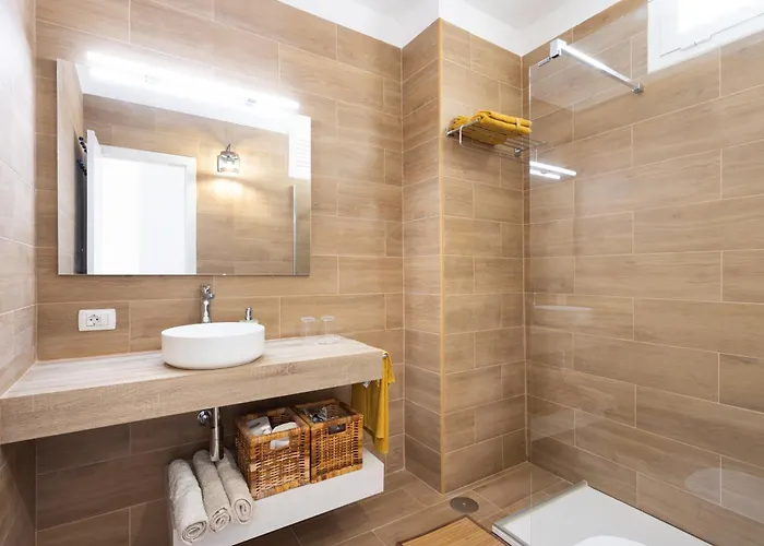 Home2book Sunlit Apt, Pool & Terrace, Americas