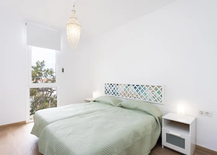 Home2book Sunlit Apt, Pool & Terrace, Americas *