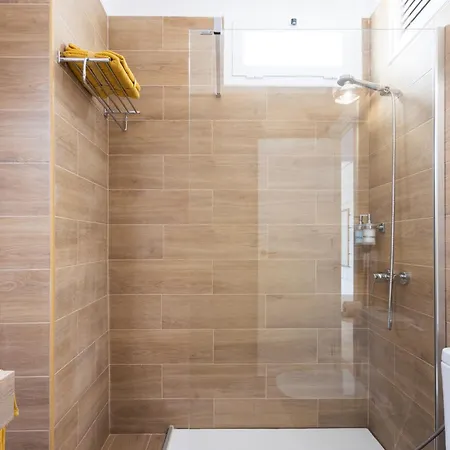Home2book Sunlit Apt, Pool & Terrace, Americas Apartman *
