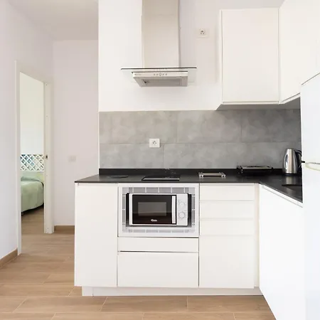 Home2book Sunlit Apt, Pool & Terrace, Americas Apartman *