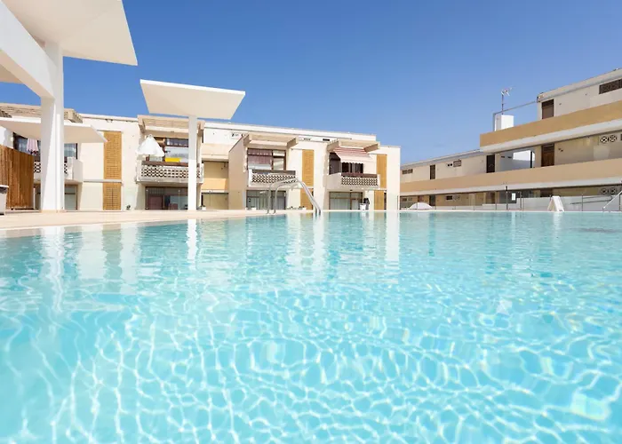 Home2book Sunlit Apt, Pool & Terrace, Americas 阿罗纳