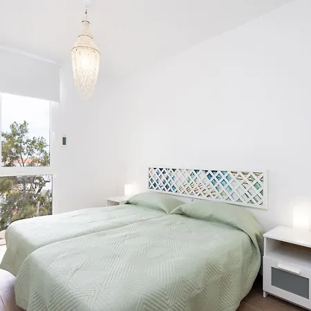 Home2book Sunlit Apt, Pool & Terrace, Americas *