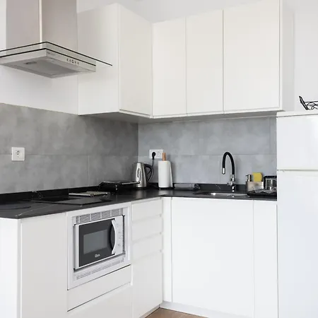 Home2book Sunlit Apt, Pool & Terrace, Americas * アロナ